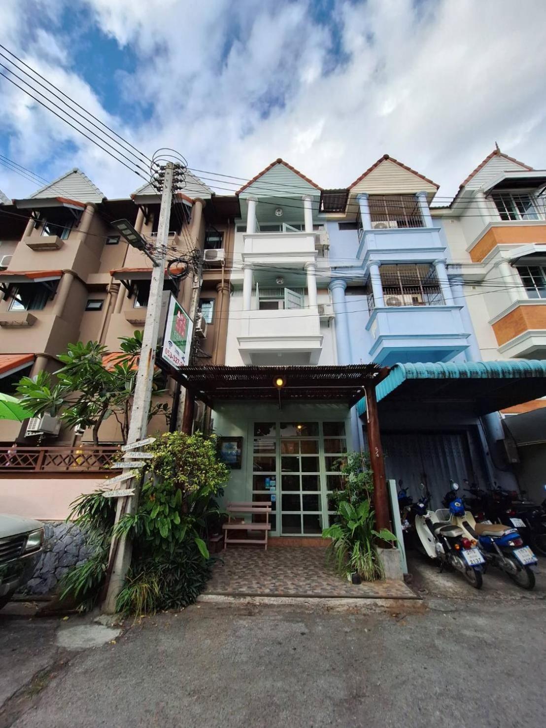 The Commonroom Cnx Chiang Mai Bagian luar foto