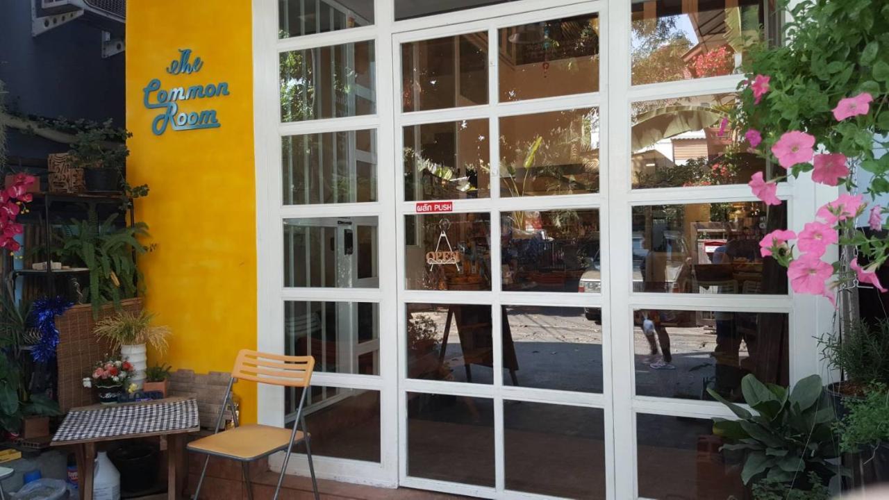 The Commonroom Cnx Chiang Mai Bagian luar foto